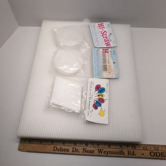 Lot of 22 D Sign R Plastic Canvas Sheets 10.5" x 13.5" plus 3 Packs Of Shapes - Picture 5 of 5